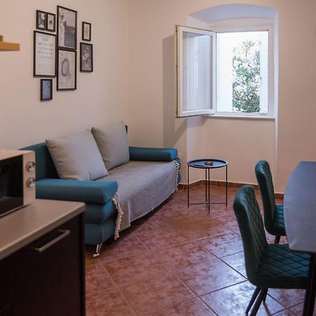 Apartmani Stones Sutivan I Bagian luar foto