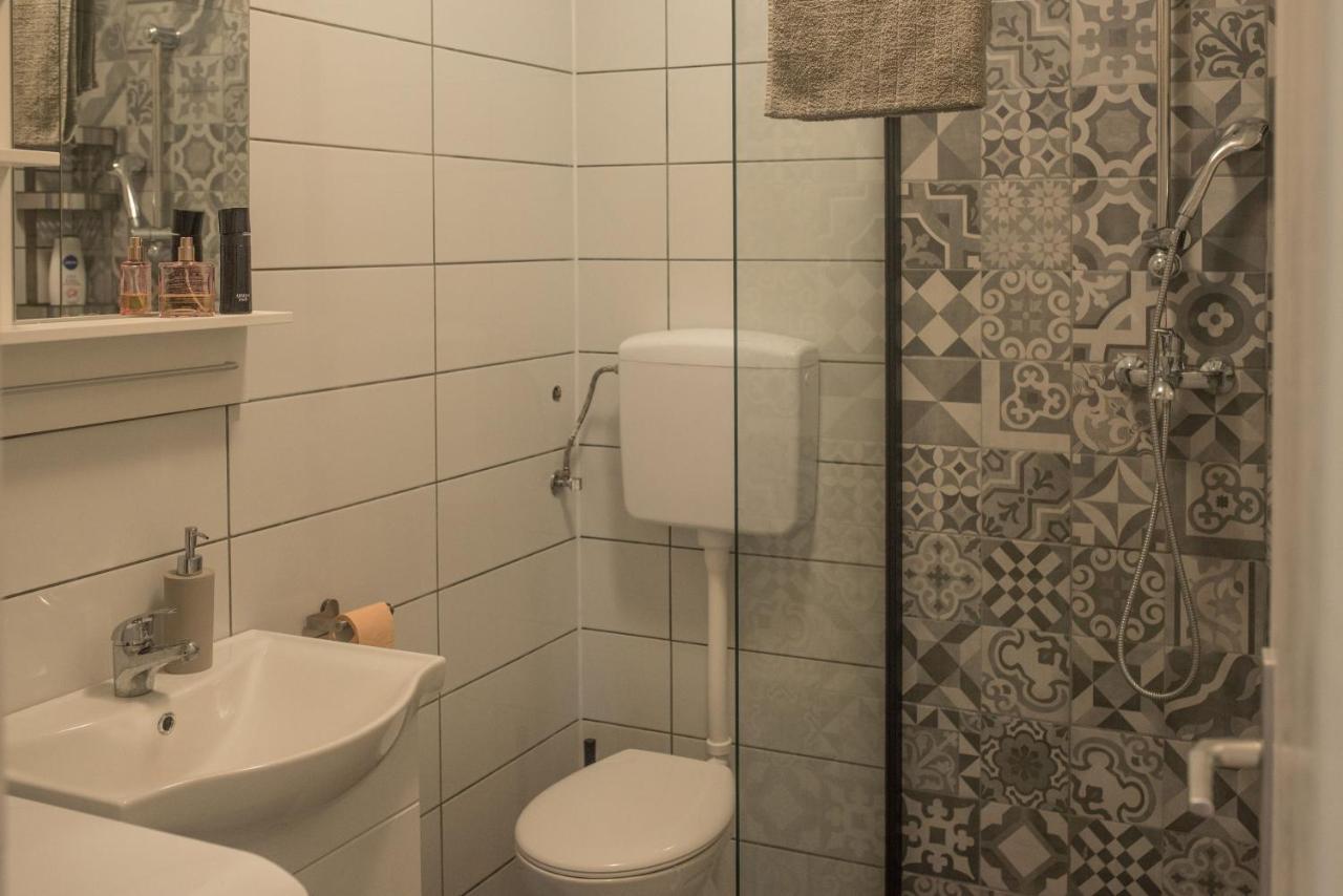 Apartmani Stones Sutivan I Bagian luar foto