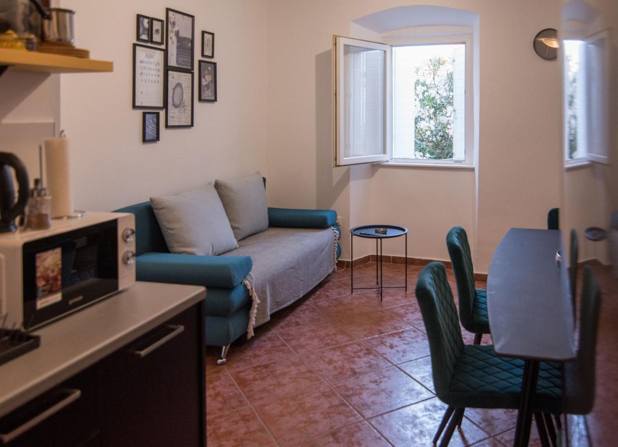 Apartmani Stones Sutivan I Bagian luar foto