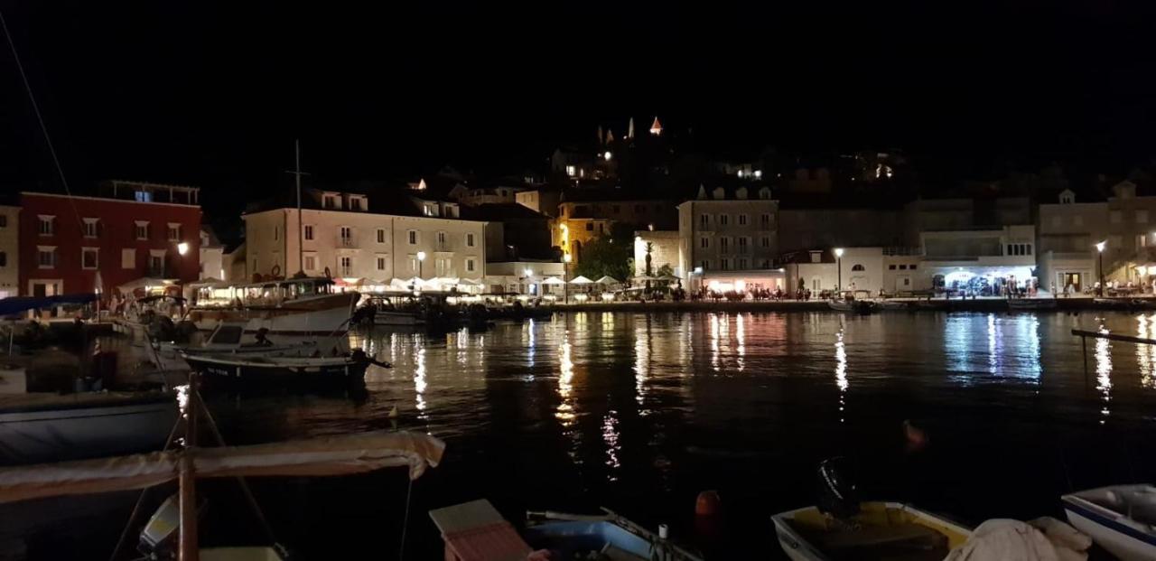 Apartmani Stones Sutivan I Bagian luar foto