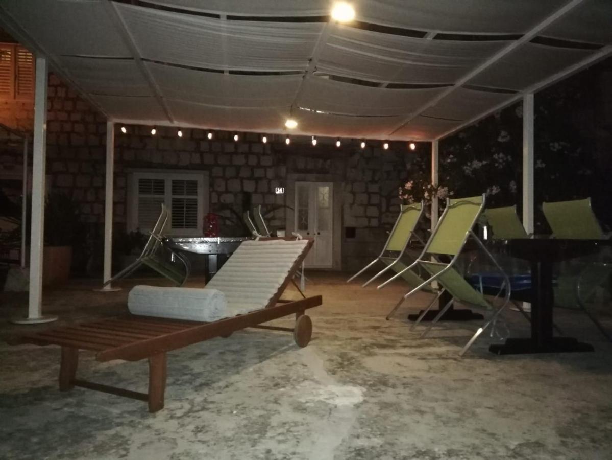 Apartmani Stones Sutivan I Bagian luar foto